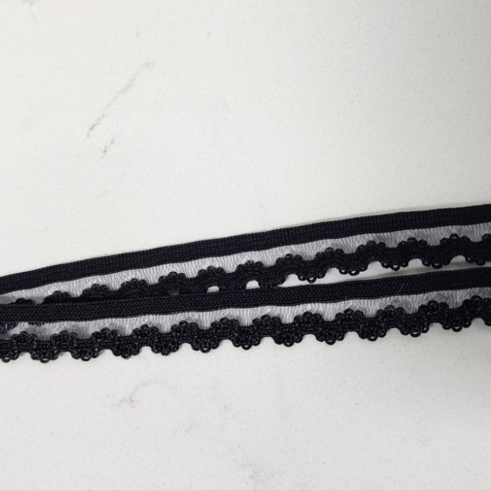 Lace Choker Necklace - Picture 3 of 5